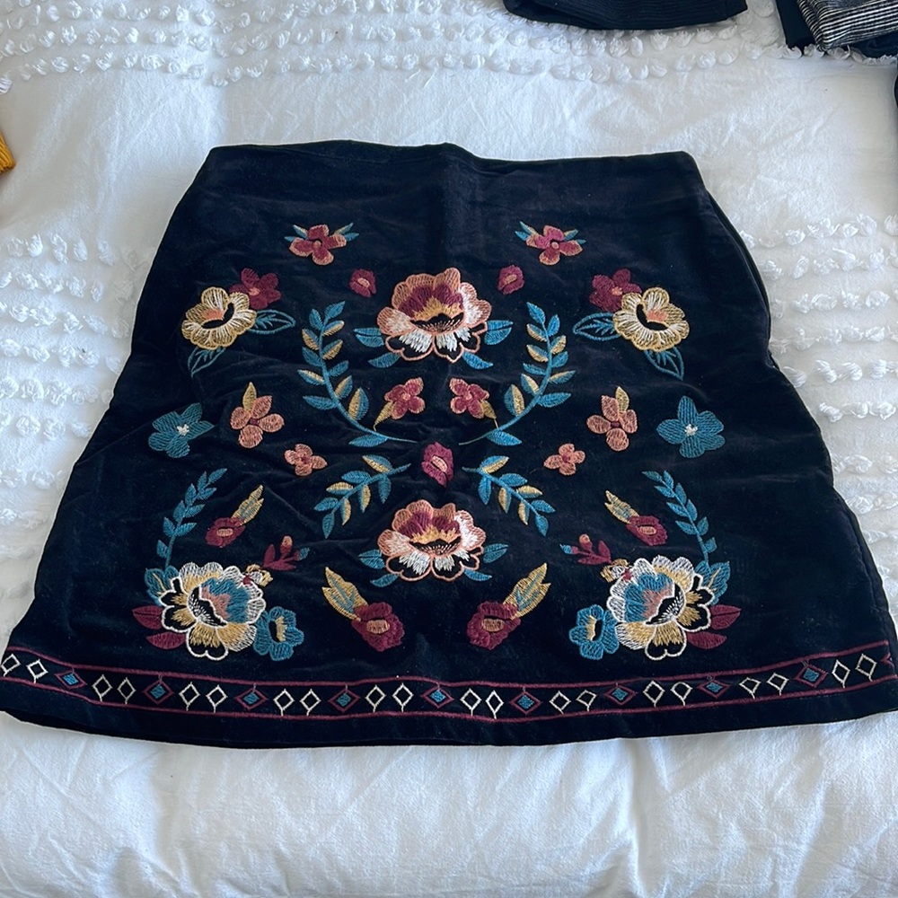 ⭐️HP⭐️ Embroidery skirt